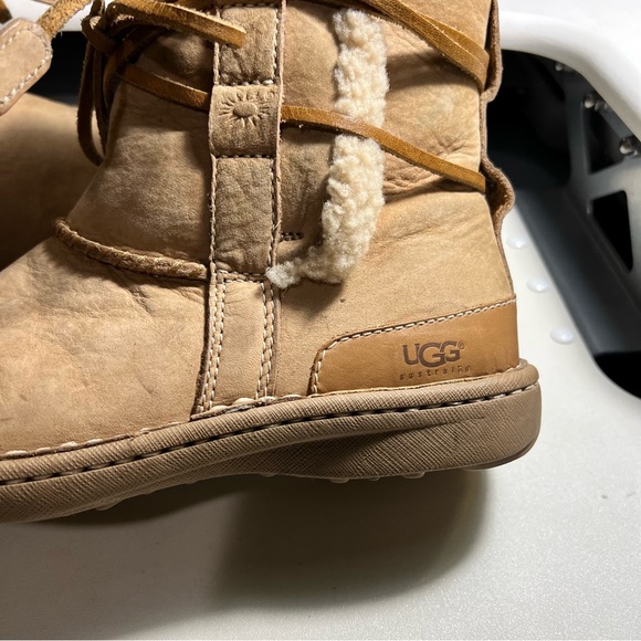 Ladies UGG La Jolla boots S/N 1617 Sz 8 - Picture 8 of 10